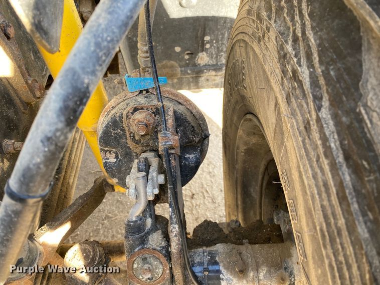 image for item DN8190 2005 Mack CV713  dump truck