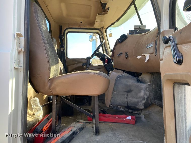 image for item DN8190 2005 Mack CV713  dump truck