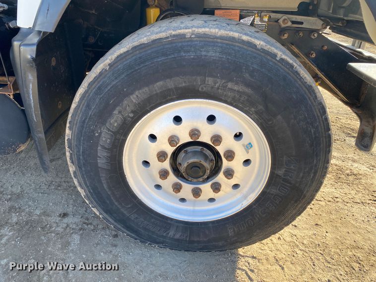 image for item DN8190 2005 Mack CV713  dump truck