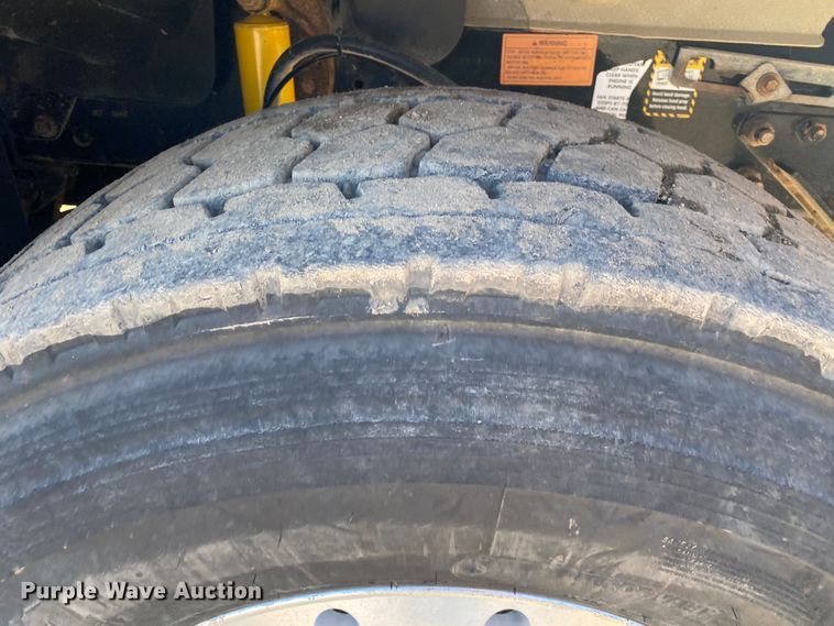 image for item DN8190 2005 Mack CV713  dump truck