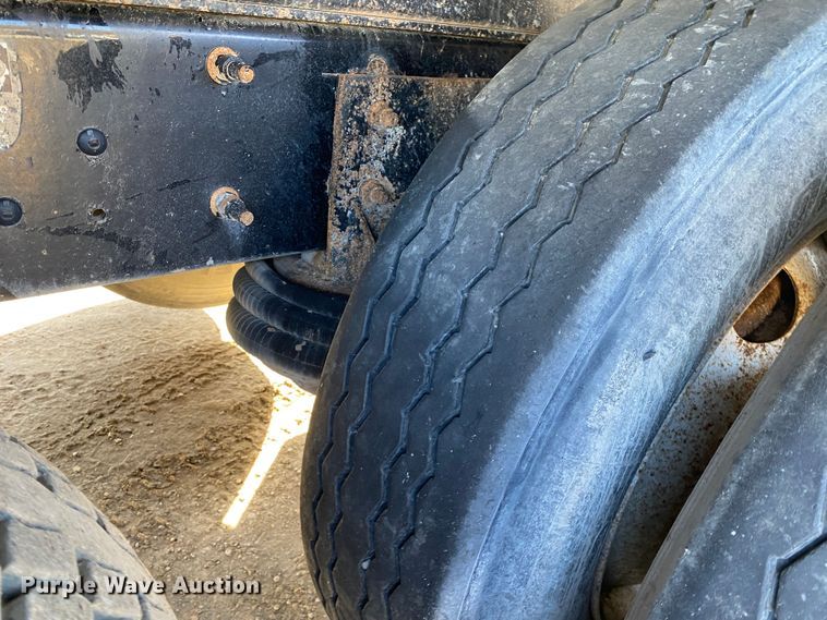 image for item DN8190 2005 Mack CV713  dump truck