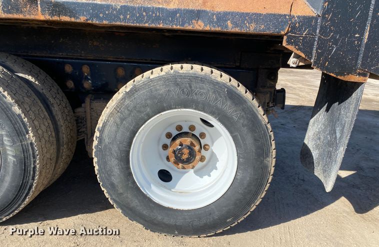 image for item DN8190 2005 Mack CV713  dump truck