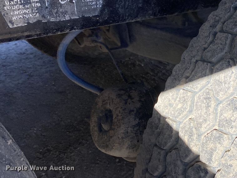 image for item DN8190 2005 Mack CV713  dump truck