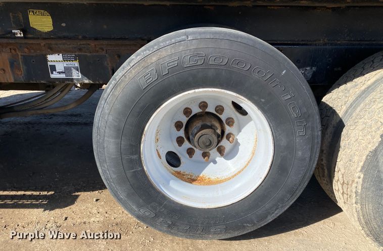 image for item DN8190 2005 Mack CV713  dump truck