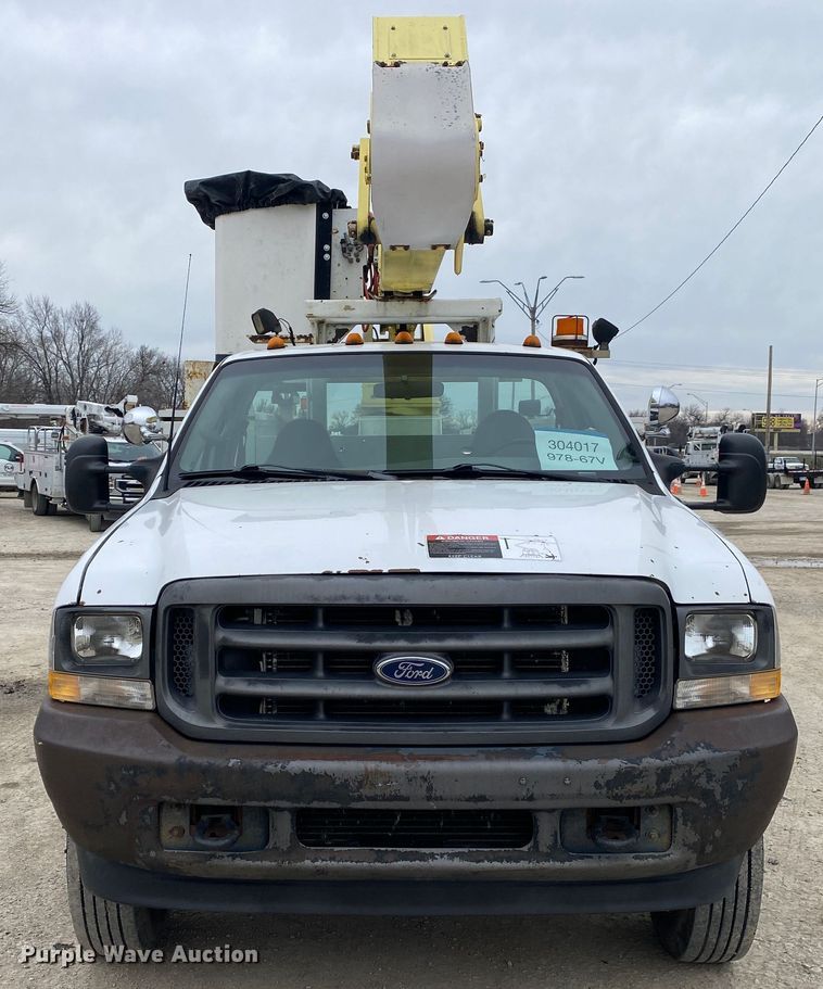 image for item DN8217 2002 Ford F550 Super Duty  bucket truck