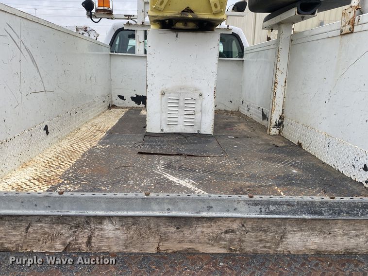 image for item DN8217 2002 Ford F550 Super Duty  bucket truck