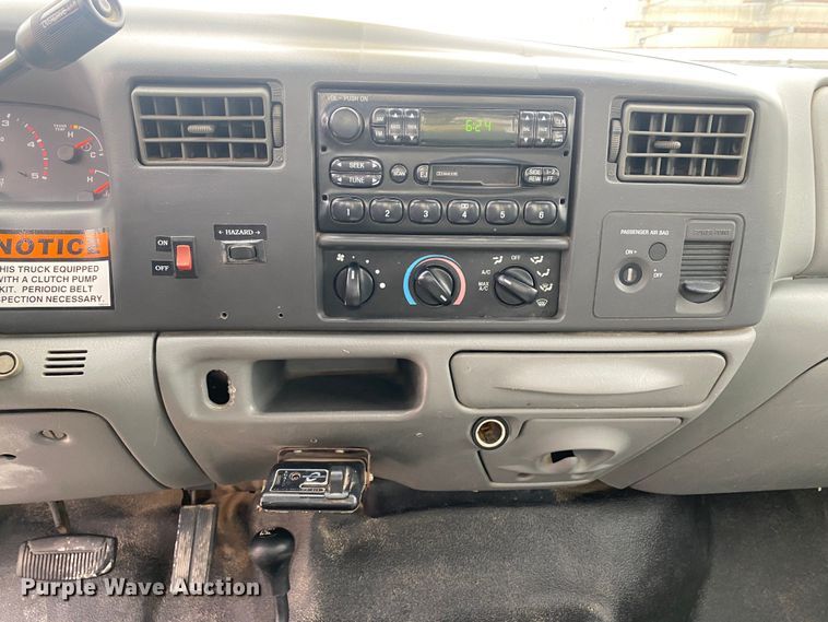 image for item DN8217 2002 Ford F550 Super Duty  bucket truck