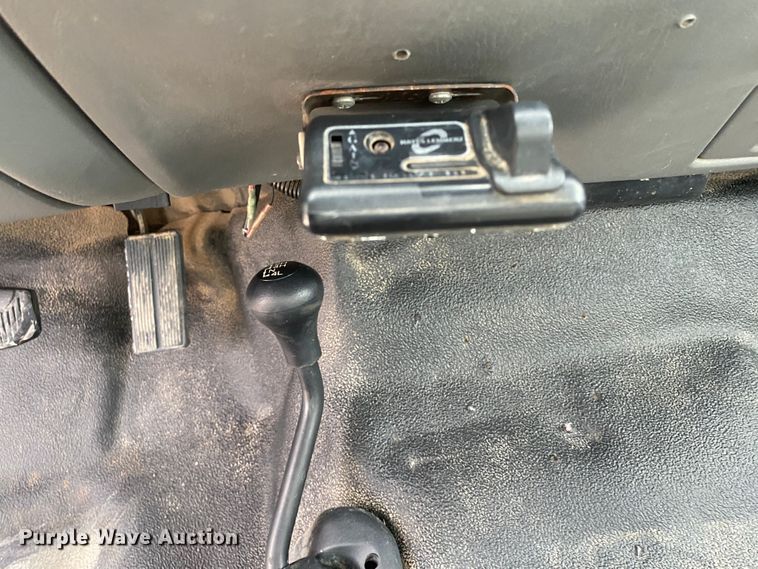 image for item DN8217 2002 Ford F550 Super Duty  bucket truck