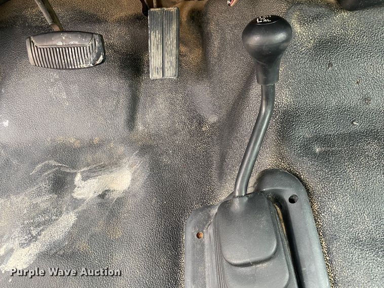 image for item DN8217 2002 Ford F550 Super Duty  bucket truck