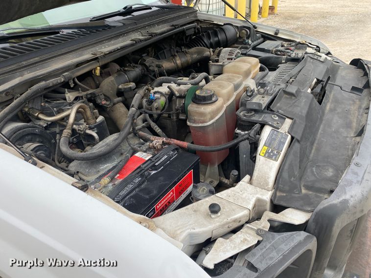 image for item DN8217 2002 Ford F550 Super Duty  bucket truck