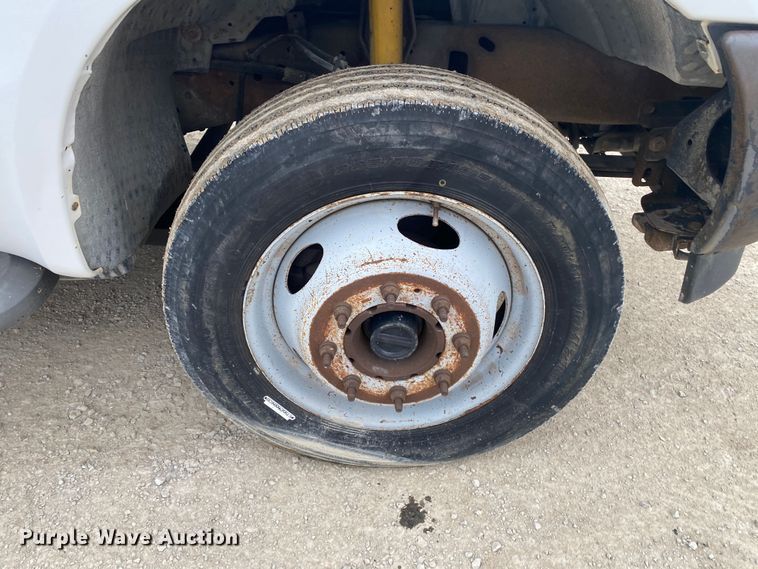 image for item DN8217 2002 Ford F550 Super Duty  bucket truck