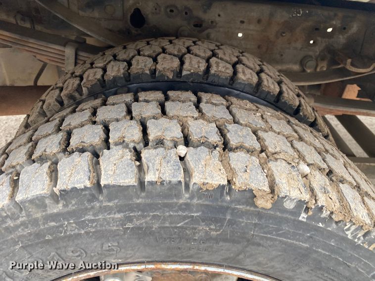 image for item DN8217 2002 Ford F550 Super Duty  bucket truck