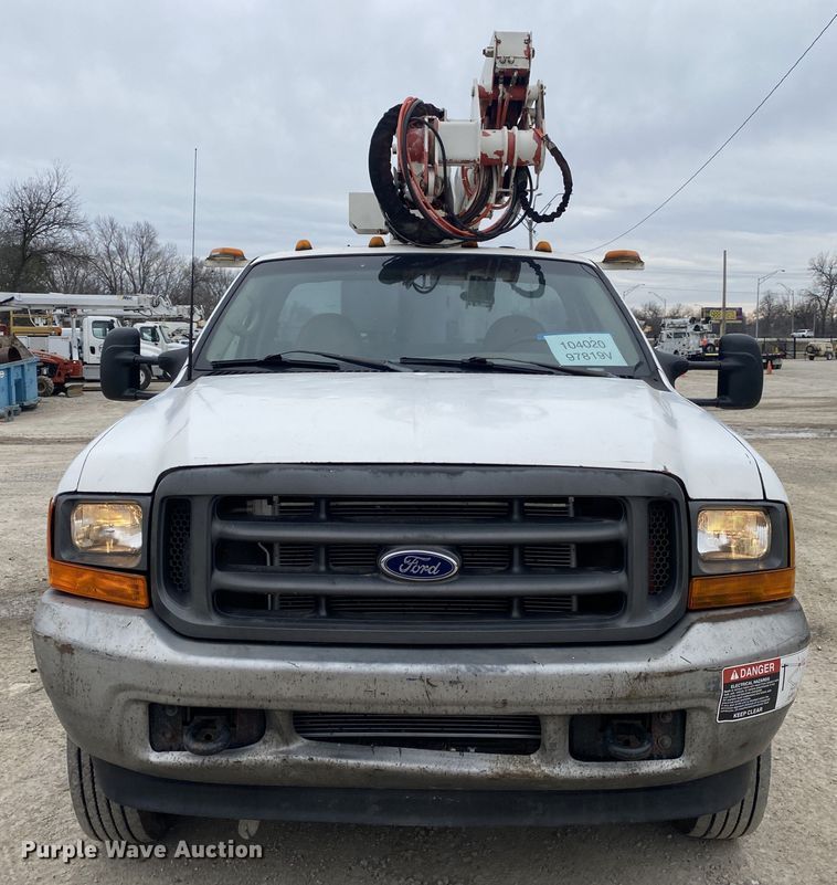 image for item DN8218 2001 Ford F550 Super Duty  bucket truck