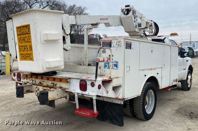 image for item DN8218 2001 Ford F550 Super Duty  bucket truck