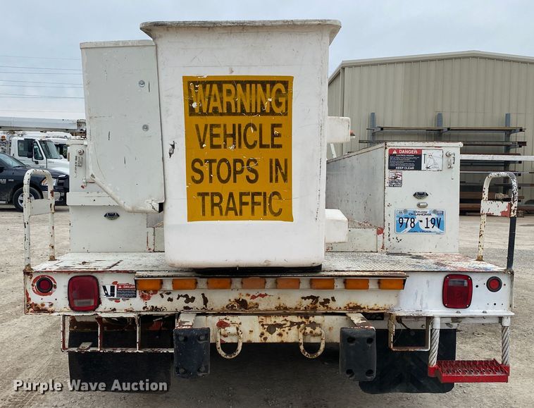 image for item DN8218 2001 Ford F550 Super Duty  bucket truck