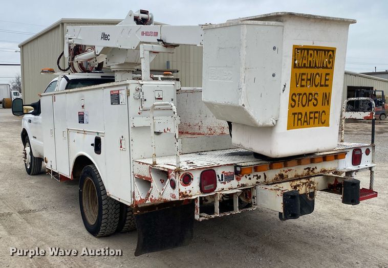 image for item DN8218 2001 Ford F550 Super Duty  bucket truck