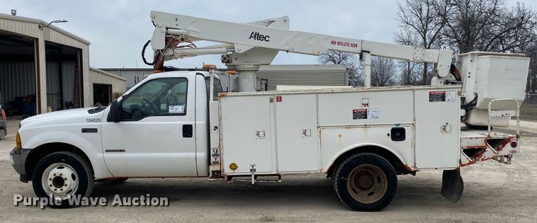 image for item DN8218 2001 Ford F550 Super Duty  bucket truck