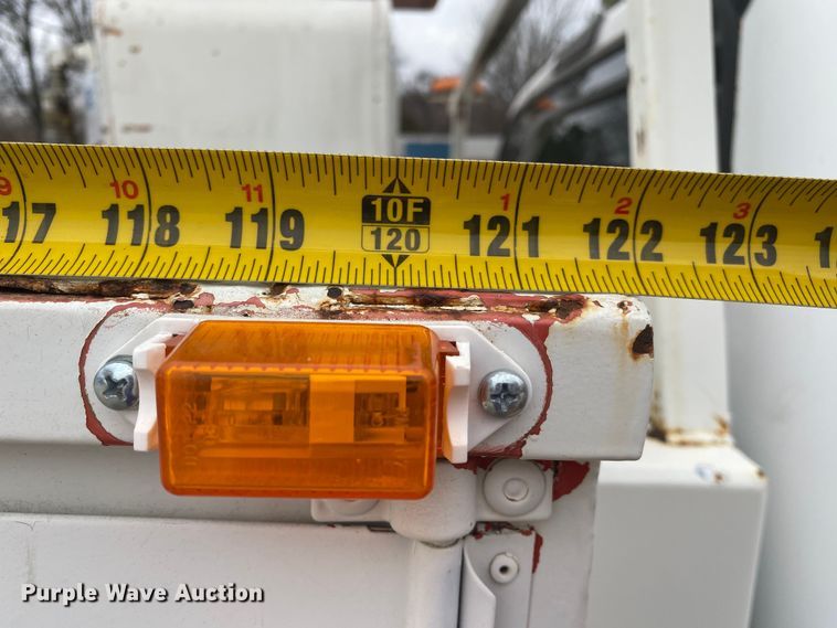 image for item DN8218 2001 Ford F550 Super Duty  bucket truck