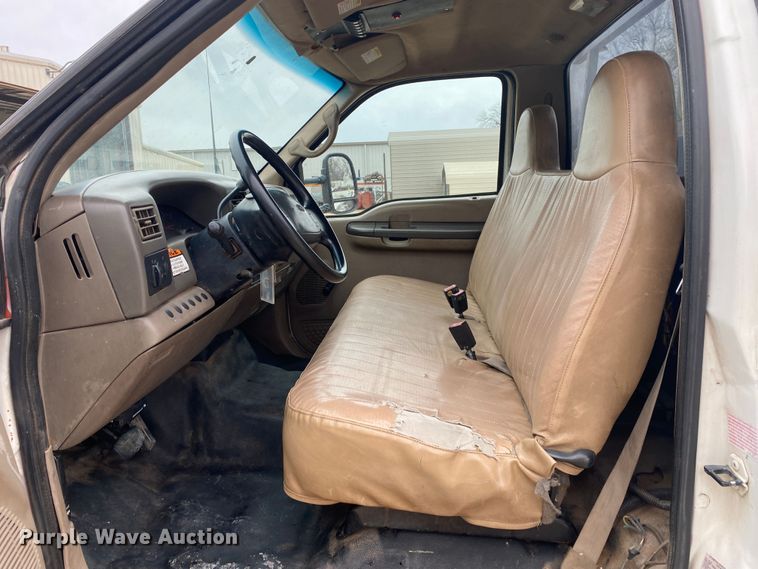 image for item DN8218 2001 Ford F550 Super Duty  bucket truck