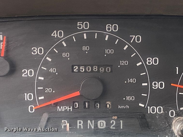 image for item DN8218 2001 Ford F550 Super Duty  bucket truck