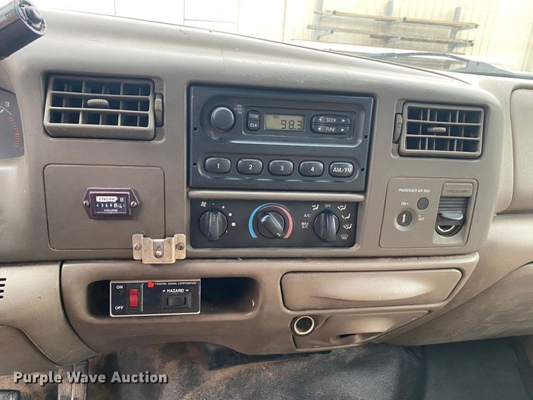 image for item DN8218 2001 Ford F550 Super Duty  bucket truck