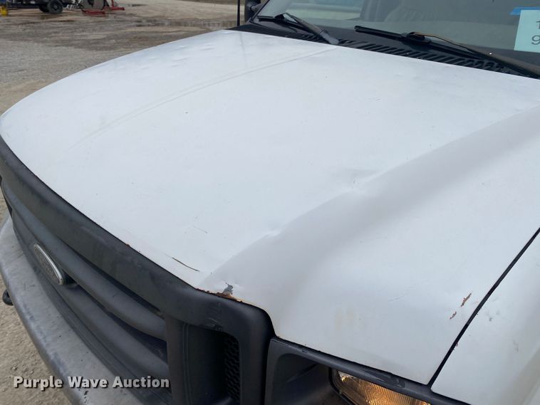 image for item DN8218 2001 Ford F550 Super Duty  bucket truck