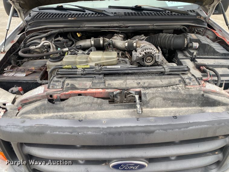 image for item DN8218 2001 Ford F550 Super Duty  bucket truck