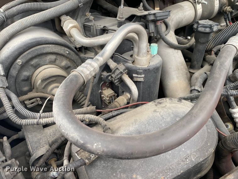 image for item DN8218 2001 Ford F550 Super Duty  bucket truck