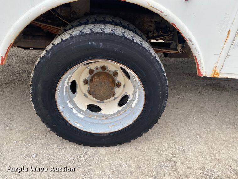 image for item DN8218 2001 Ford F550 Super Duty  bucket truck