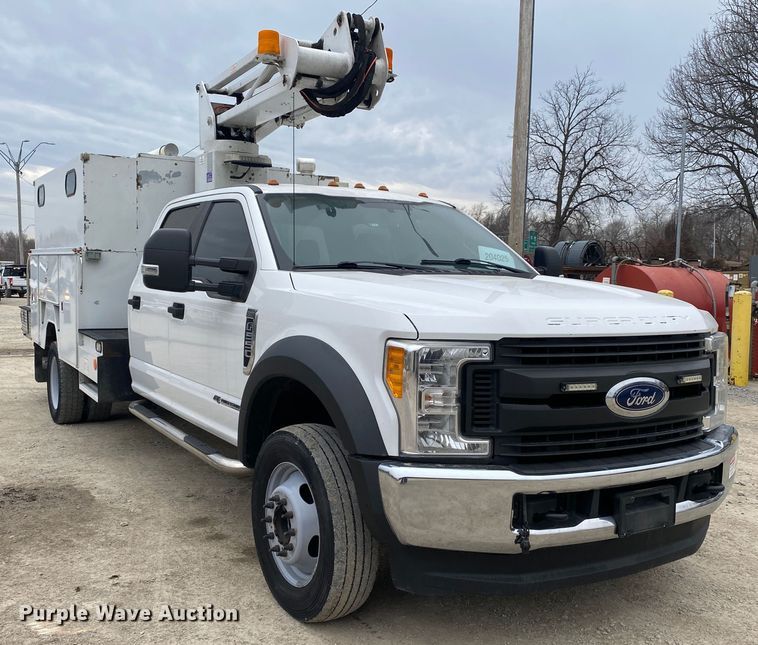 image for item DN8219 2017 Ford F550 Super Duty XL  Crew Cab bucket truck