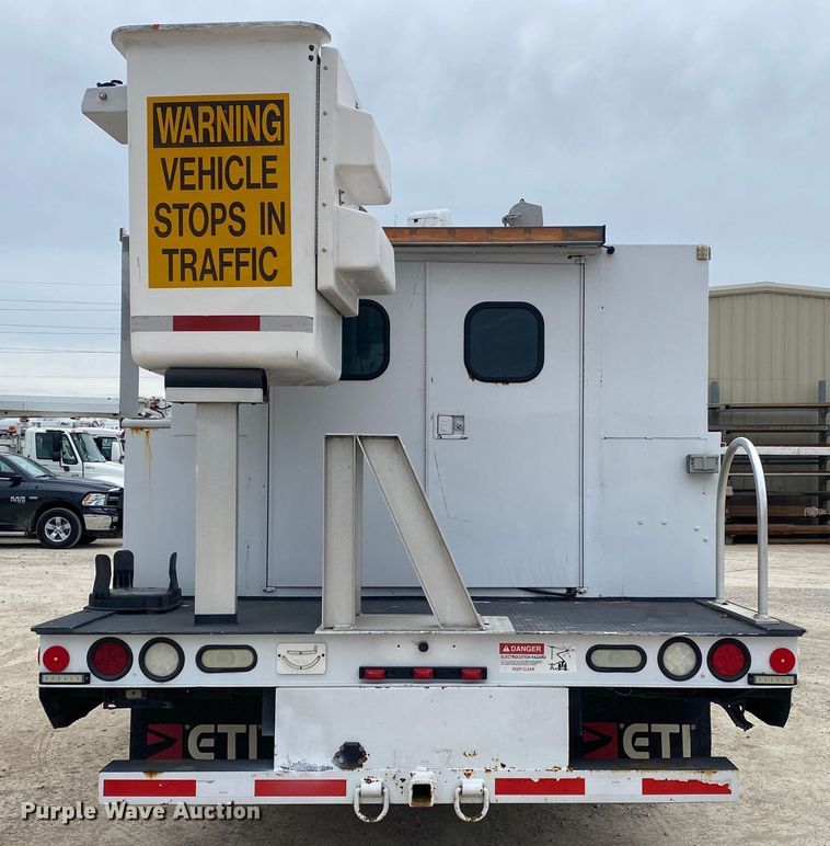 image for item DN8219 2017 Ford F550 Super Duty XL  Crew Cab bucket truck