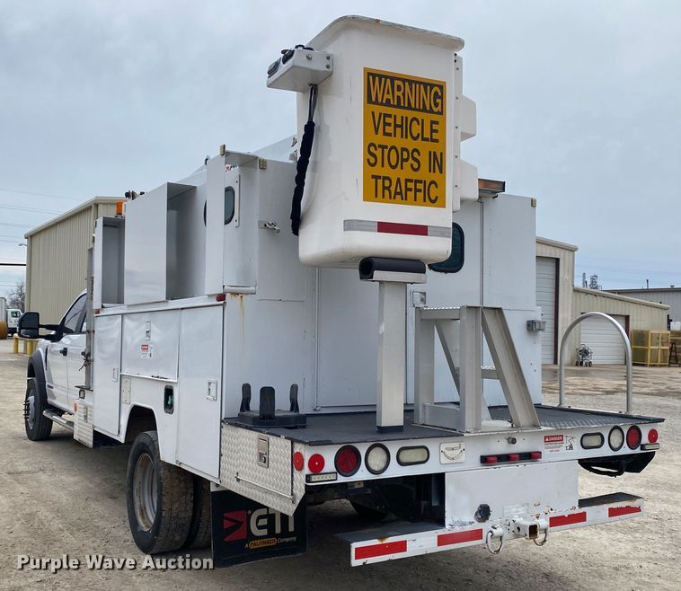 image for item DN8219 2017 Ford F550 Super Duty XL  Crew Cab bucket truck