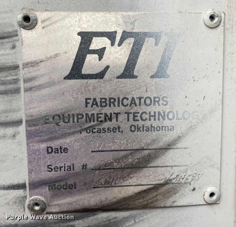 image for item DN8219 2017 Ford F550 Super Duty XL  Crew Cab bucket truck