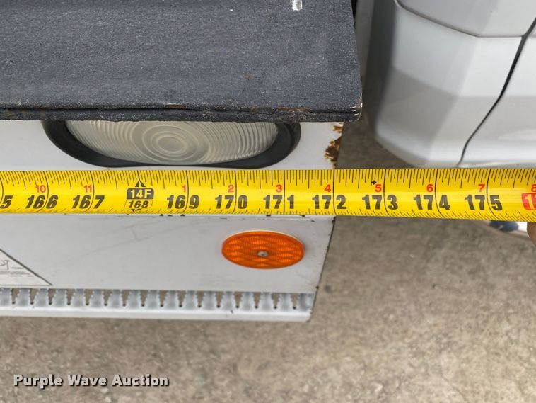 image for item DN8219 2017 Ford F550 Super Duty XL  Crew Cab bucket truck