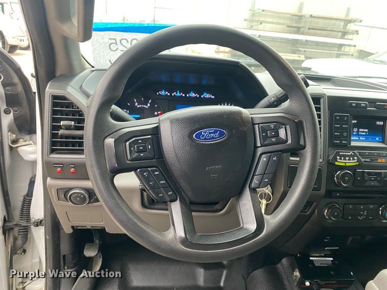 image for item DN8219 2017 Ford F550 Super Duty XL  Crew Cab bucket truck