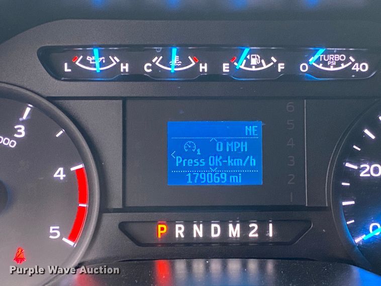 image for item DN8219 2017 Ford F550 Super Duty XL  Crew Cab bucket truck