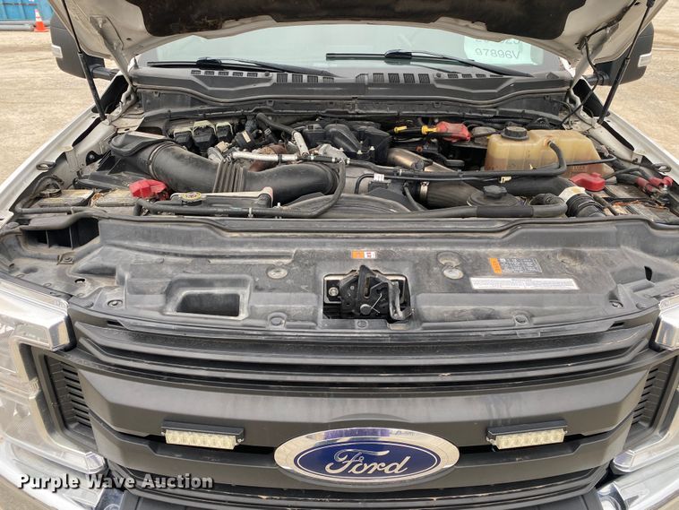 image for item DN8219 2017 Ford F550 Super Duty XL  Crew Cab bucket truck