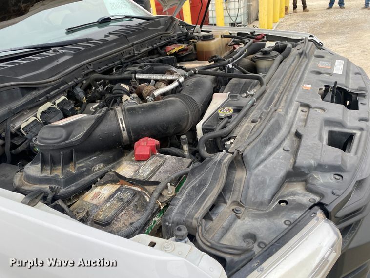 image for item DN8219 2017 Ford F550 Super Duty XL  Crew Cab bucket truck