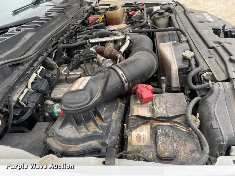 image for item DN8219 2017 Ford F550 Super Duty XL  Crew Cab bucket truck