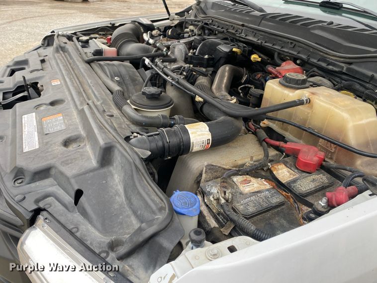 image for item DN8219 2017 Ford F550 Super Duty XL  Crew Cab bucket truck