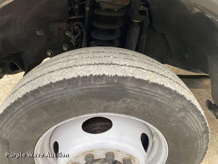 image for item DN8219 2017 Ford F550 Super Duty XL  Crew Cab bucket truck