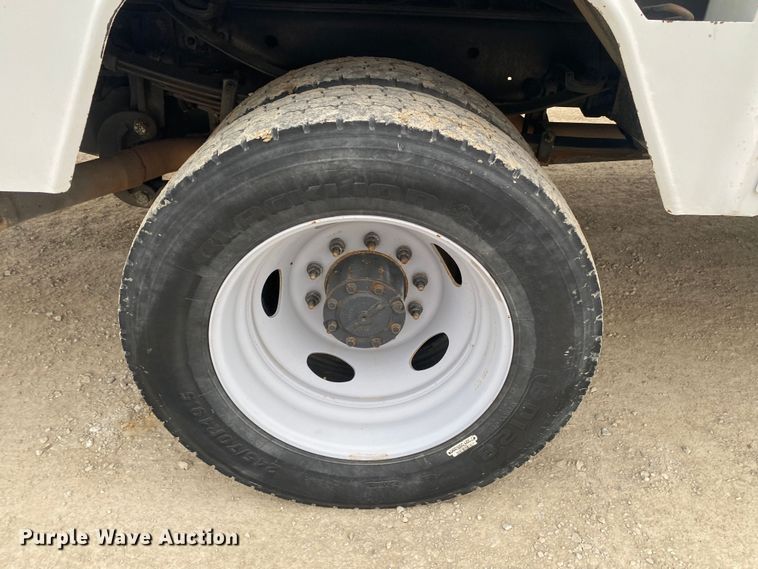 image for item DN8219 2017 Ford F550 Super Duty XL  Crew Cab bucket truck