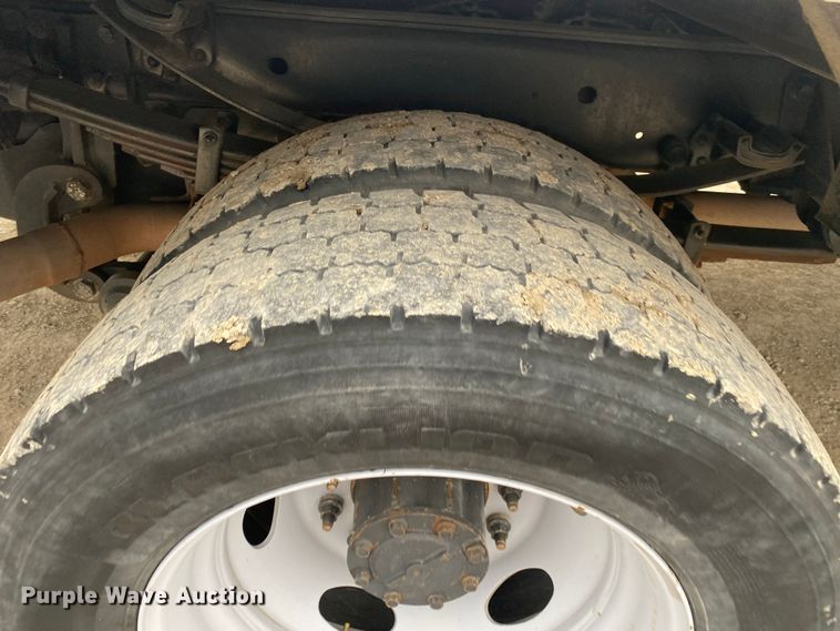 image for item DN8219 2017 Ford F550 Super Duty XL  Crew Cab bucket truck