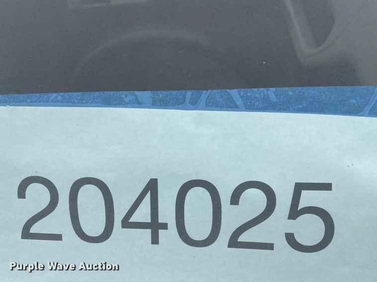 image for item DN8219 2017 Ford F550 Super Duty XL  Crew Cab bucket truck