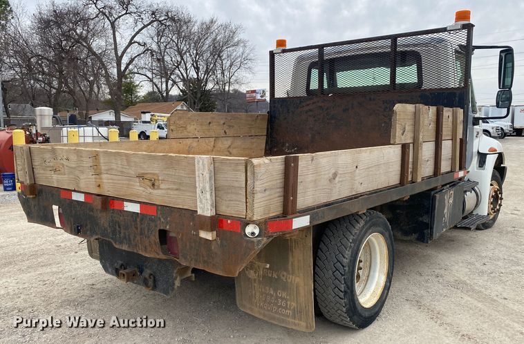 image for item DN8222 2006 International 4300 SBA  flatbed truck