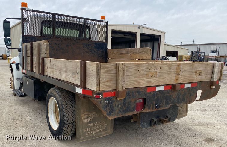 image for item DN8222 2006 International 4300 SBA  flatbed truck