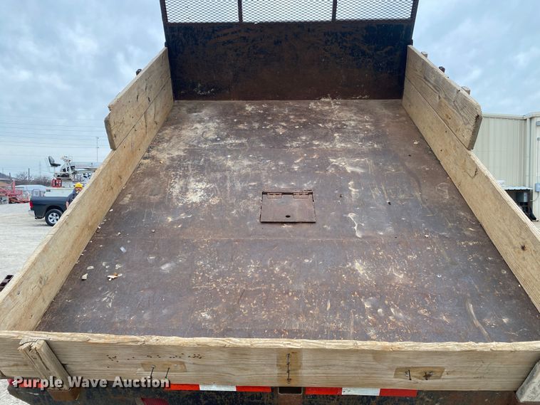 image for item DN8222 2006 International 4300 SBA  flatbed truck