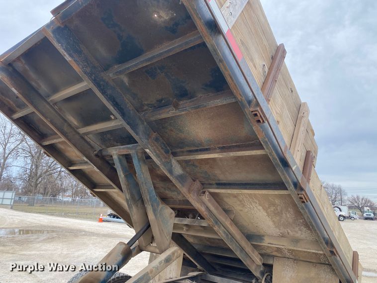 image for item DN8222 2006 International 4300 SBA  flatbed truck