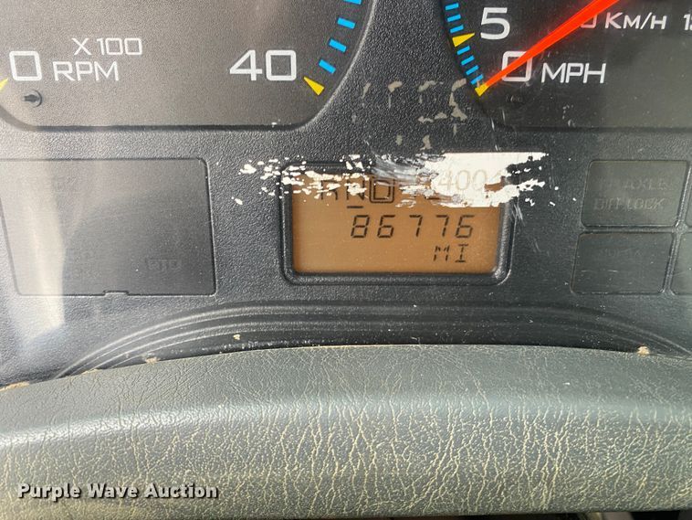 image for item DN8222 2006 International 4300 SBA  flatbed truck