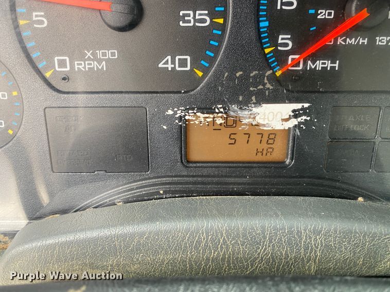 image for item DN8222 2006 International 4300 SBA  flatbed truck